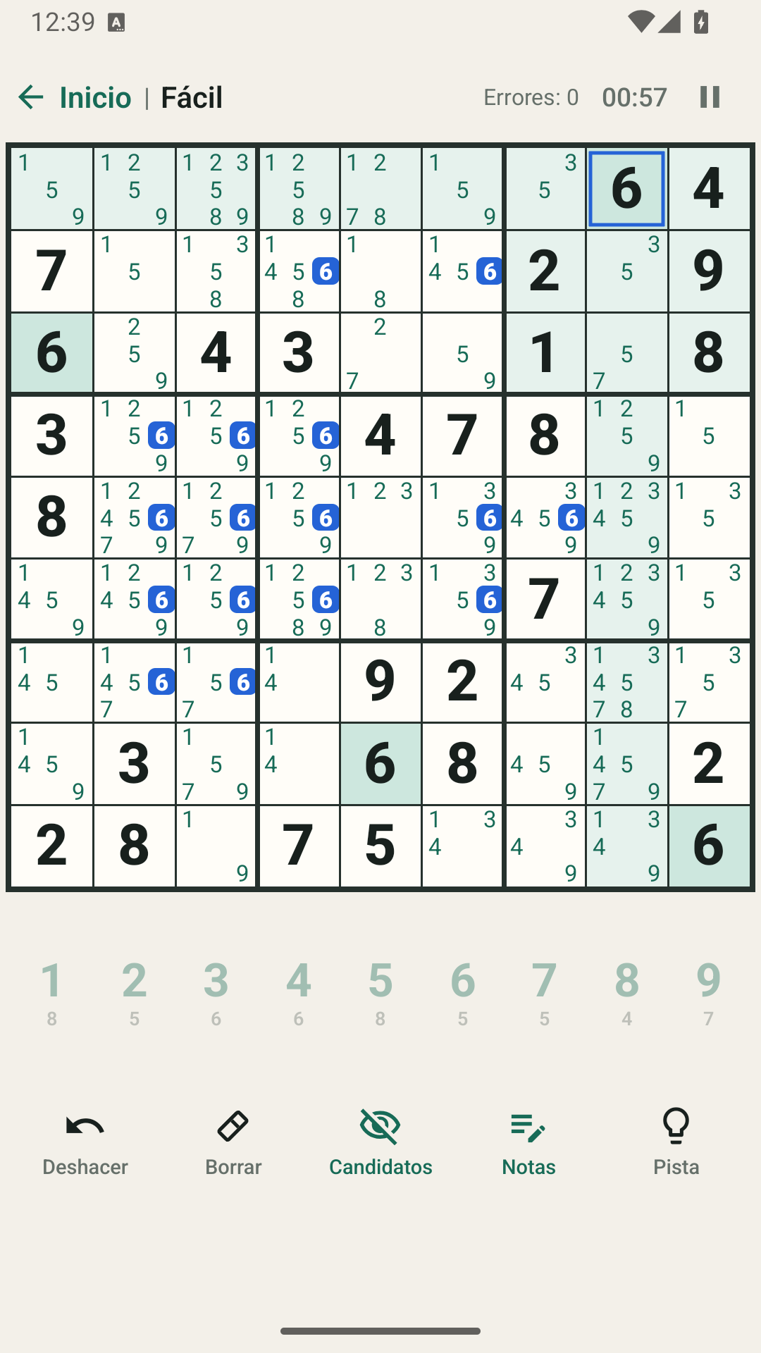 Notas de candidatos generadas automáticamente en las casillas vacías de un sudoku.
