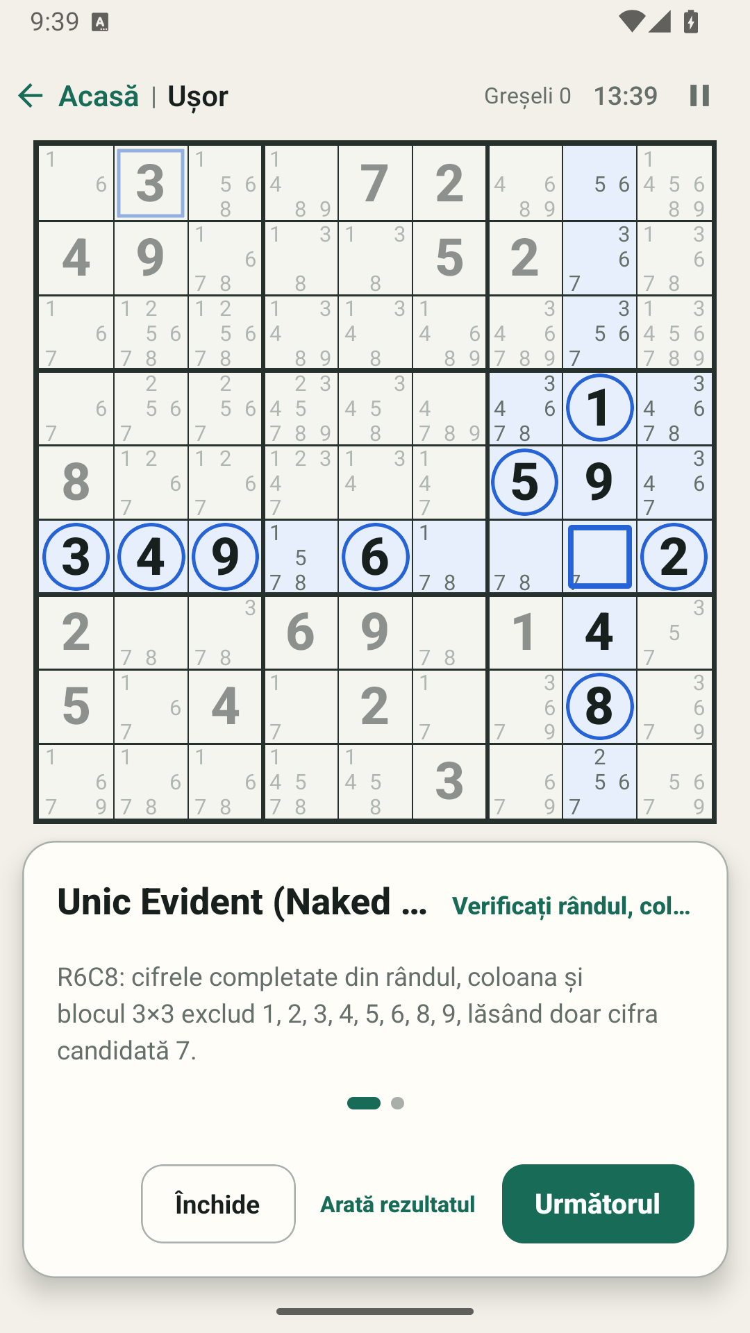 Un indiciu inteligent explică raționamentul logic pas cu pas în română.